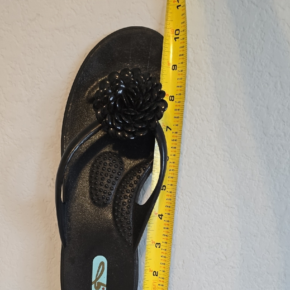 OKA b. Black Women's Sandals with Floral Accent. Size ML - Picture 16 of 16
